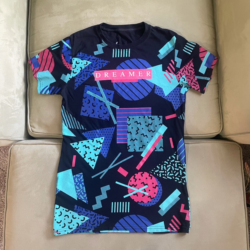 VIBES graphic tee